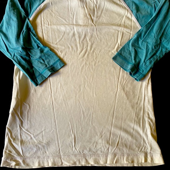 Levi’s Baseball Style Sweater - Picture 2 of 2